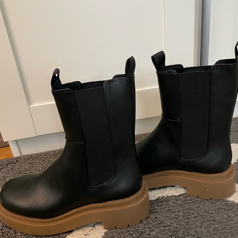 H&M Chelsea Platform Boots